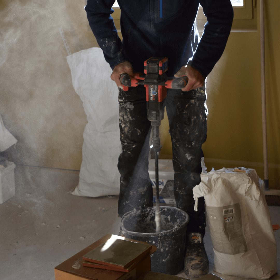 Équipes DME Bâtiment au travail sur un chantier de rénovation à Lyon