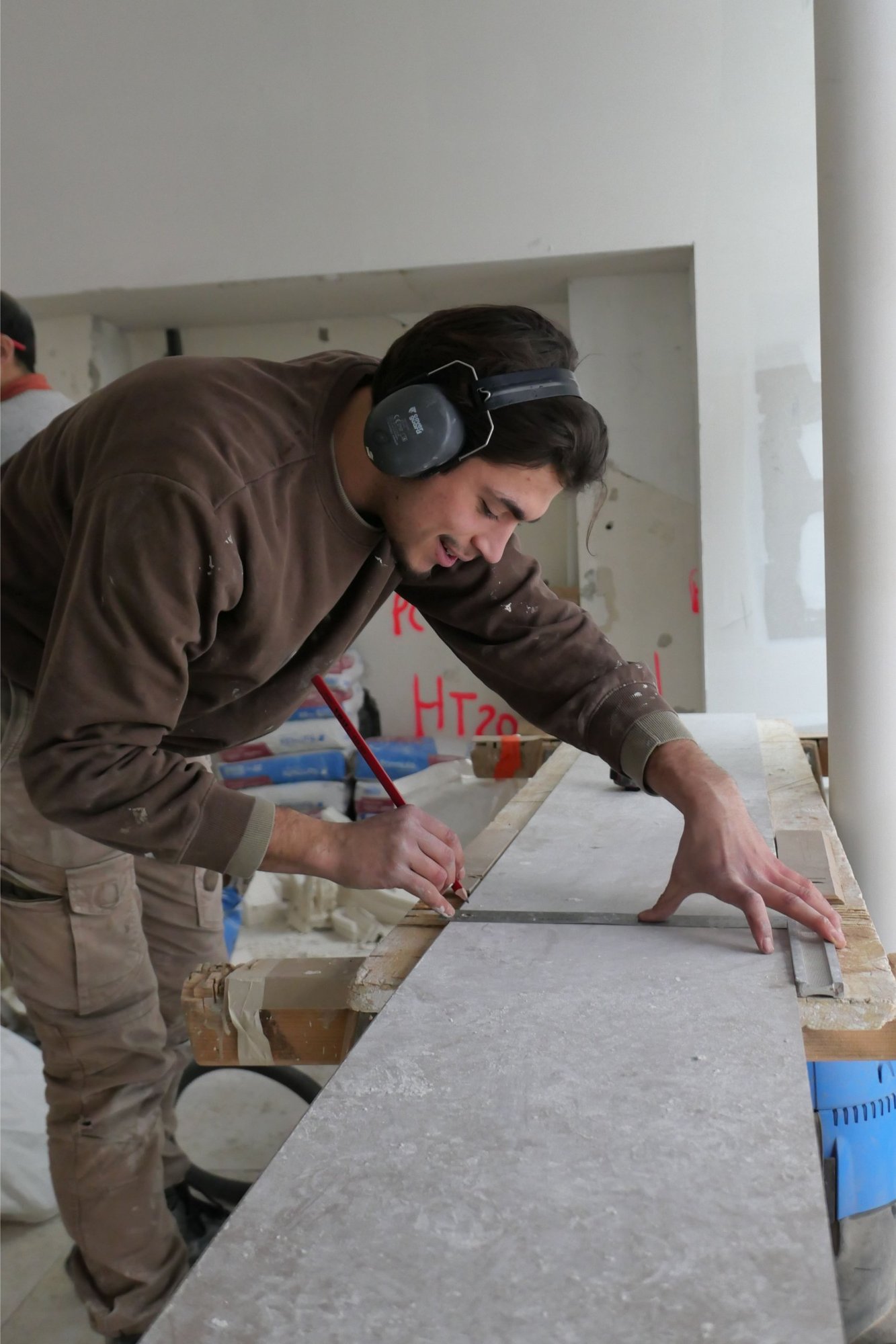 Équipes DME Bâtiment au travail sur un chantier de rénovation à Lyon